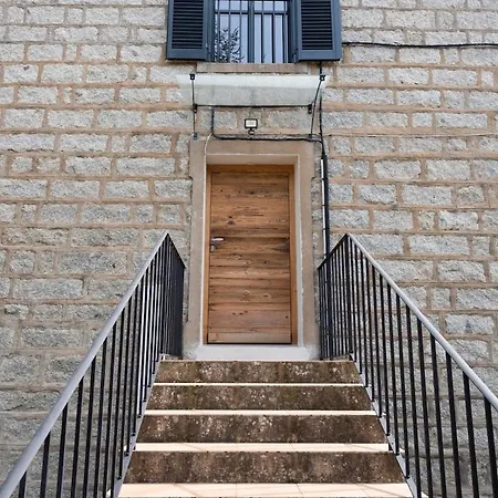Noscia Nivaledda - Stone House, With Pool بيت للعطل *