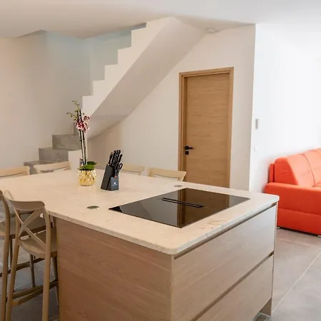 Noscia Nivaledda - Stone House, With Pool 포르토베쉬오